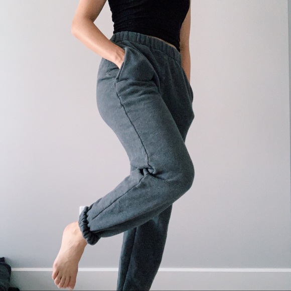 brandy melville Rosa sweatpants:) - Picture 2 of 2